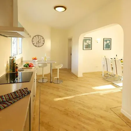 Cancilla Villa